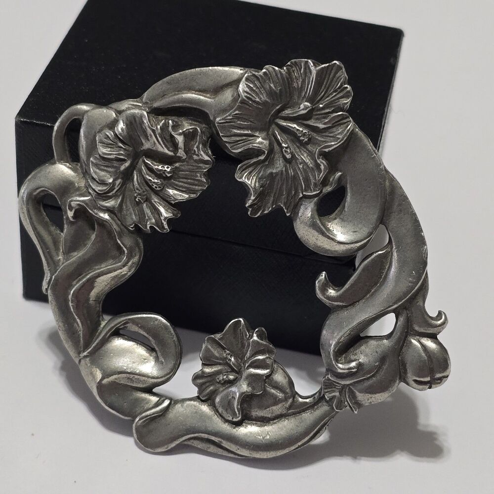 Vintage Seagull Pewter Canada Floral Wreath Brooch Pin Art Nouveau Style
